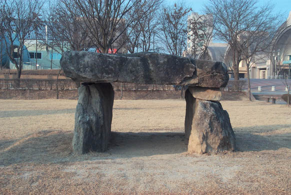 신접리 고인돌 이미지